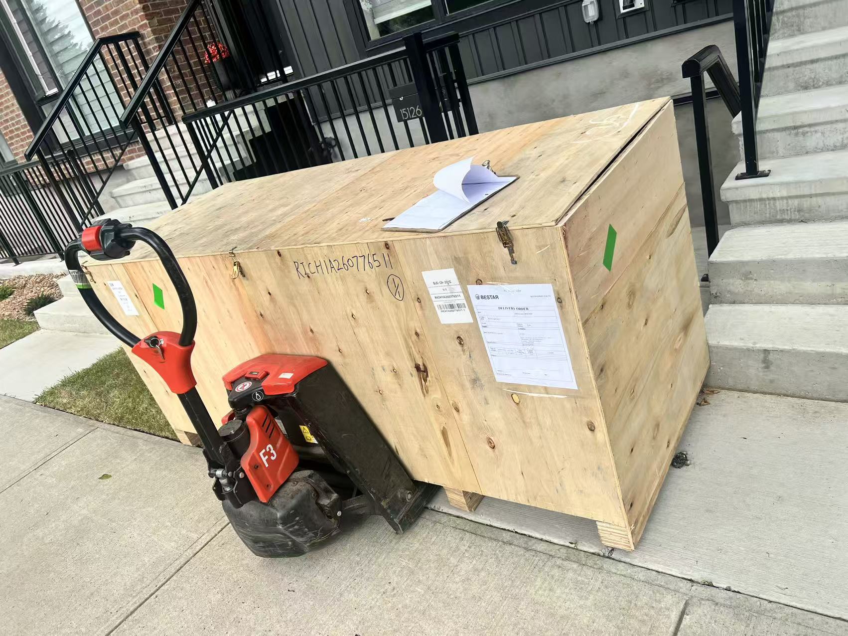 Shipping Furniture and Household Products from China to Canada